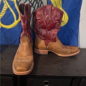 Men’s size 9.5 leather boots